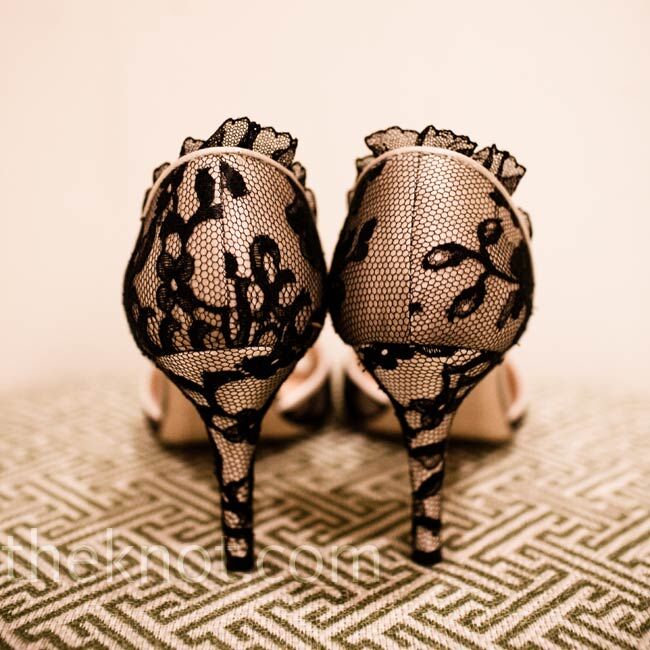 black lace wedding shoes