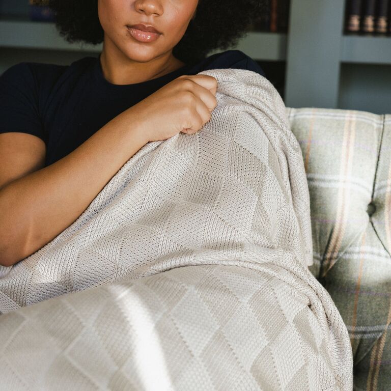 Comfortable blanket with checkered pattern