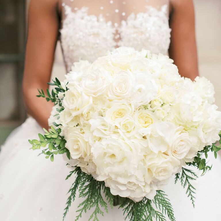 34 Winter Wedding Bouquets Full of Enchanting Blooms