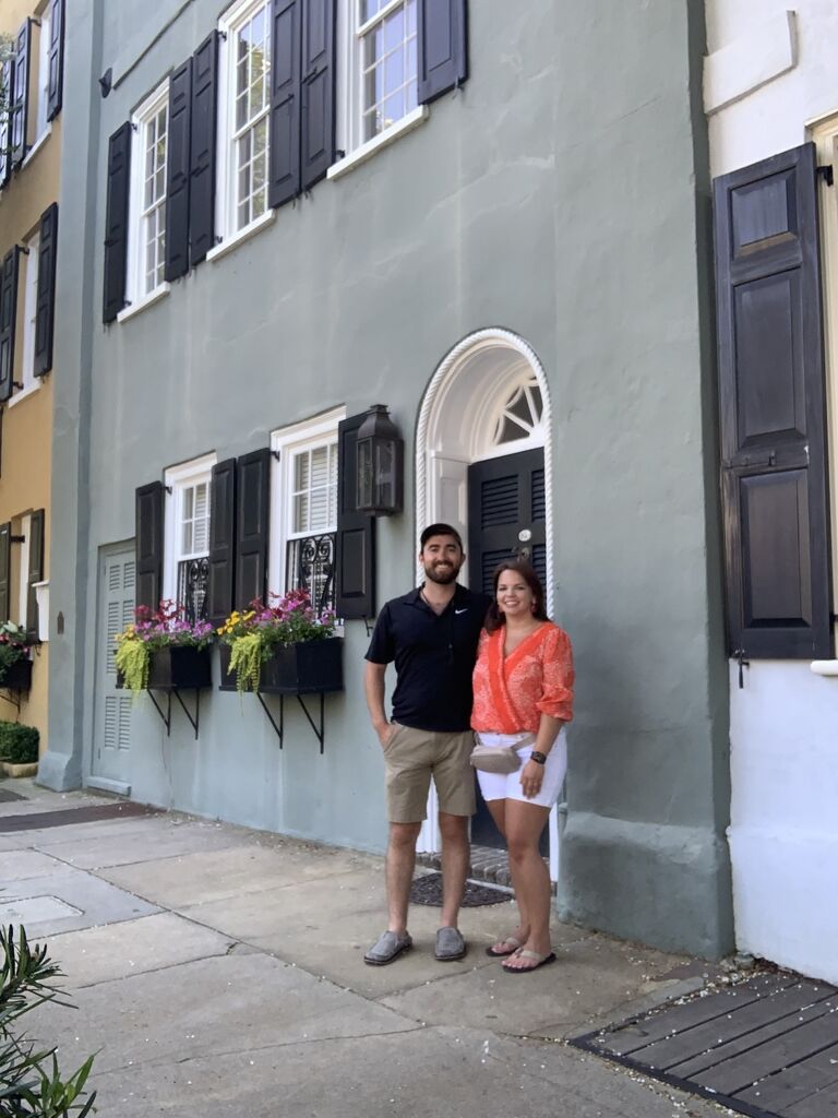 Matt and Hannah take their first trip together to Isle of Palms in South Carolina. Hannah meets the McSweeneys for the first time.