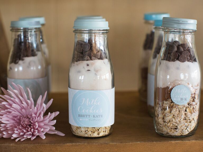 17 Edible Wedding Favors Your Guests Will Love