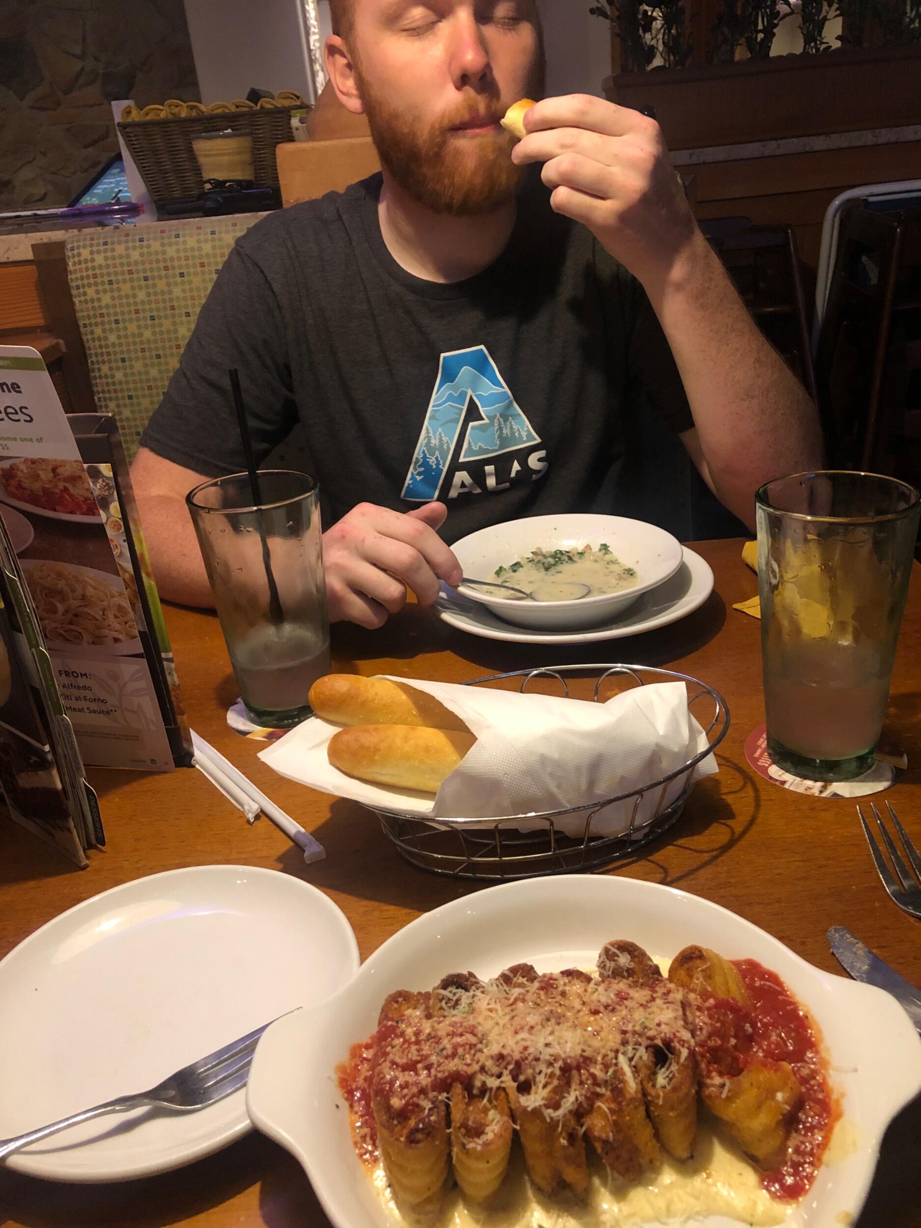 Olive Garden has become one of our favorite restaurants.  Matisse loves Italian food but Aaron isn't a fan.  He does like the soup here though so it's a good compromise. 