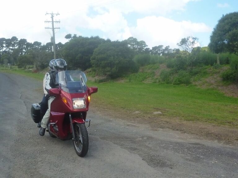 Ride to Kangaroo Valley with our friends Klaus and Scruffy 