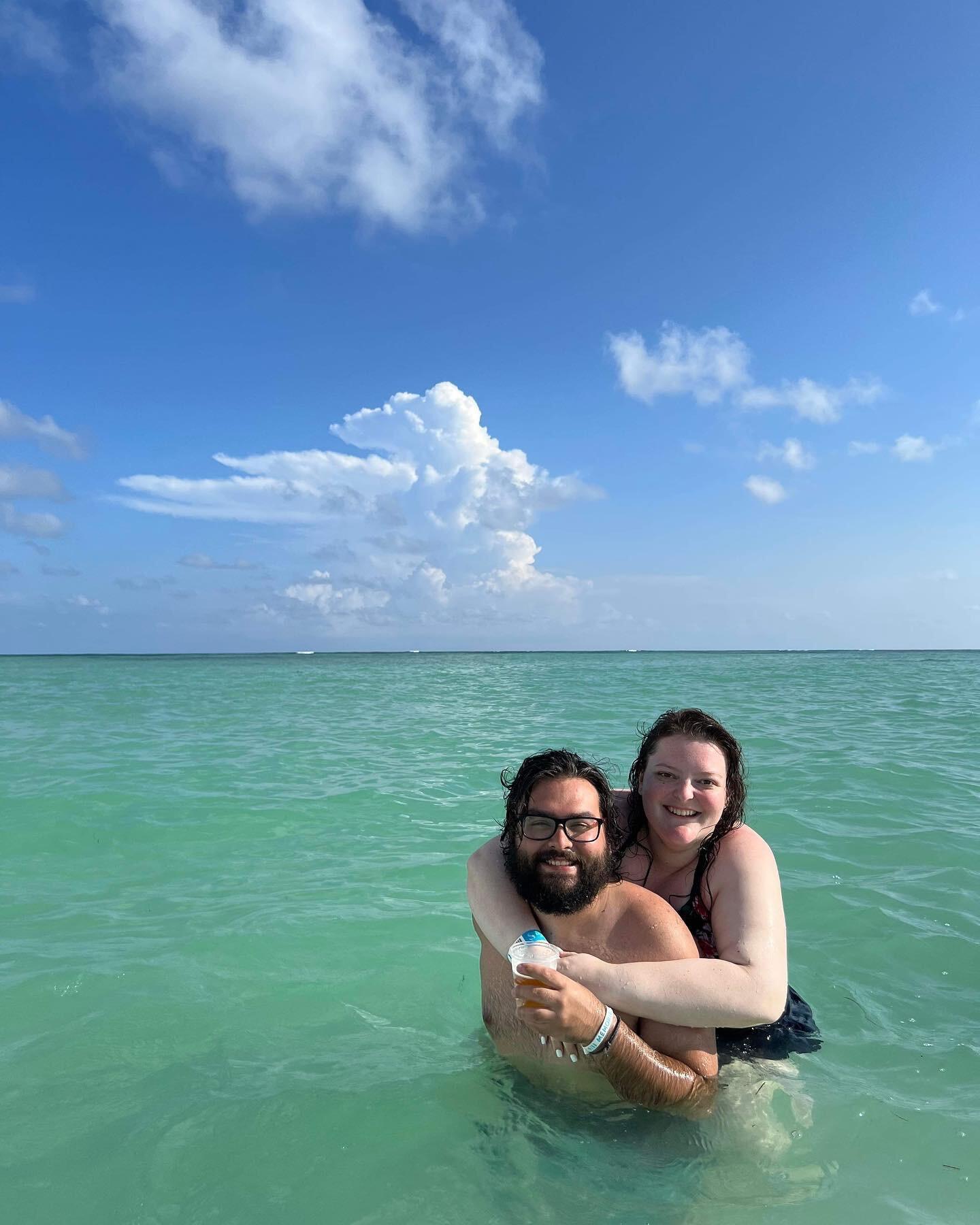 Savannah and Colin traveled to the Dominican Republic for a week with Cael, Pam, and Pam's boyfriend and his family. It was the first time both Colin and Savannah traveled out of the county.