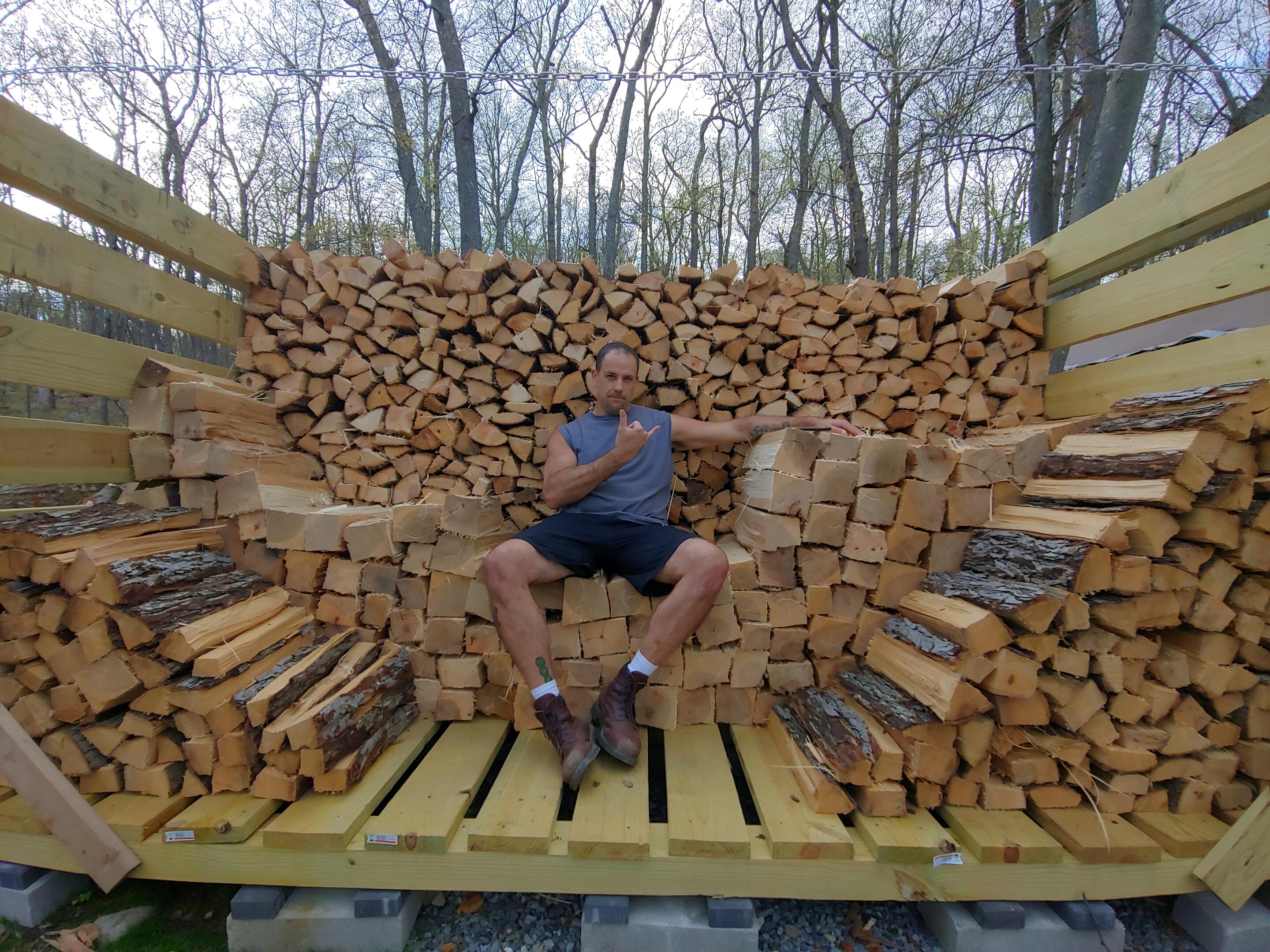 Just a guy hanging out in his wood pile!🤙 (We had this photo made into a puzzle for Keith's Mom, lol)