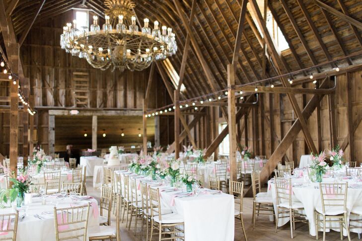 A Romantic Barn Wedding At Cottonwood Barn In Dexter Michigan