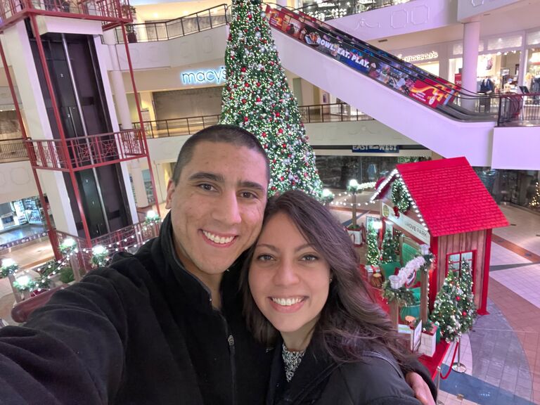 Another mall date with a beautiful Christmas tree and decorations 🎄