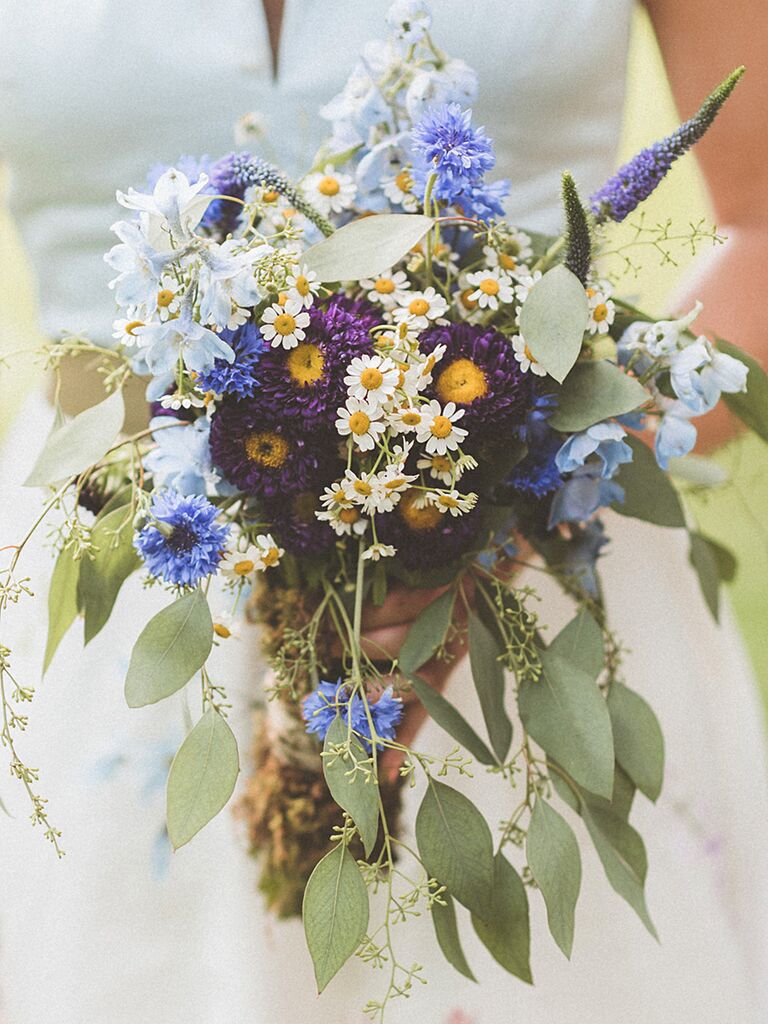 white wildflower bouquet