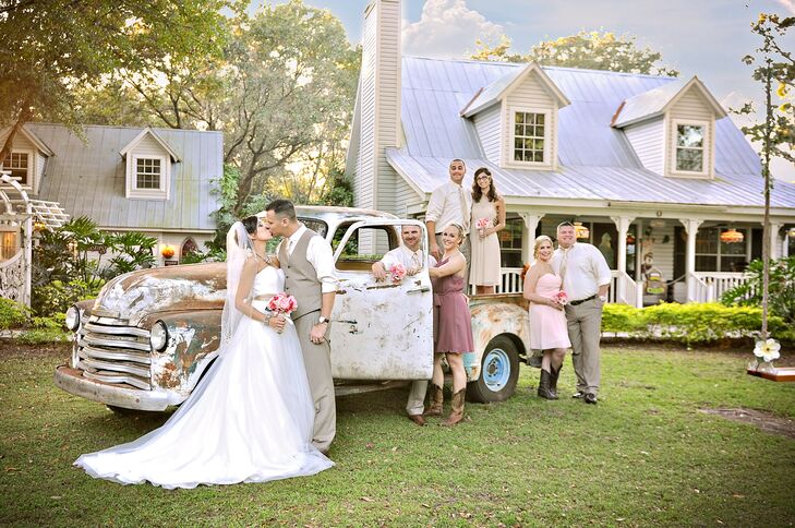 A Rustic Country Wedding At Gigi S Country Garden In Plant City