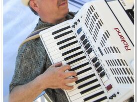 Val Sigal - Accordion music for any occasion - Polka Band - Milwaukee, WI - Hero Gallery 2