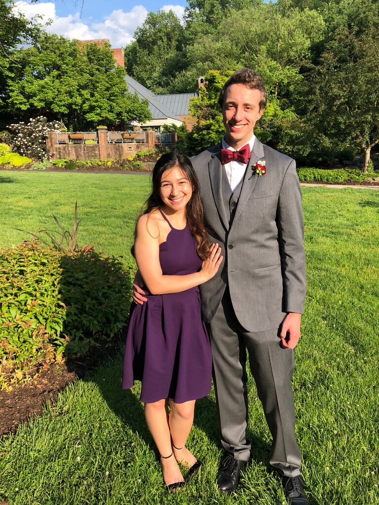 Julia met all of Josh's family at a wedding, 2 months into dating