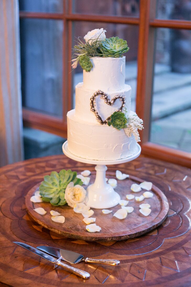 Rustic White Buttercream Wedding Cake Dessert