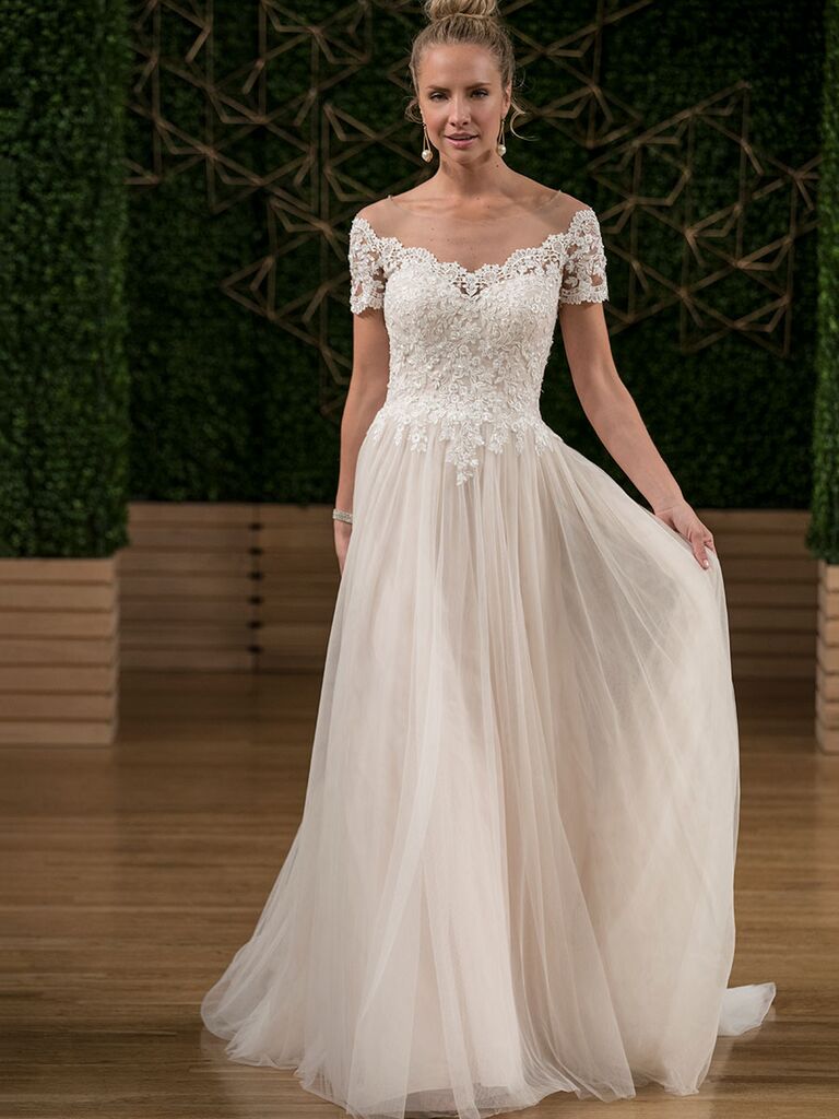 Rebecca Ingram Spring 2018 Collection: Bridal Fashion Week Photos