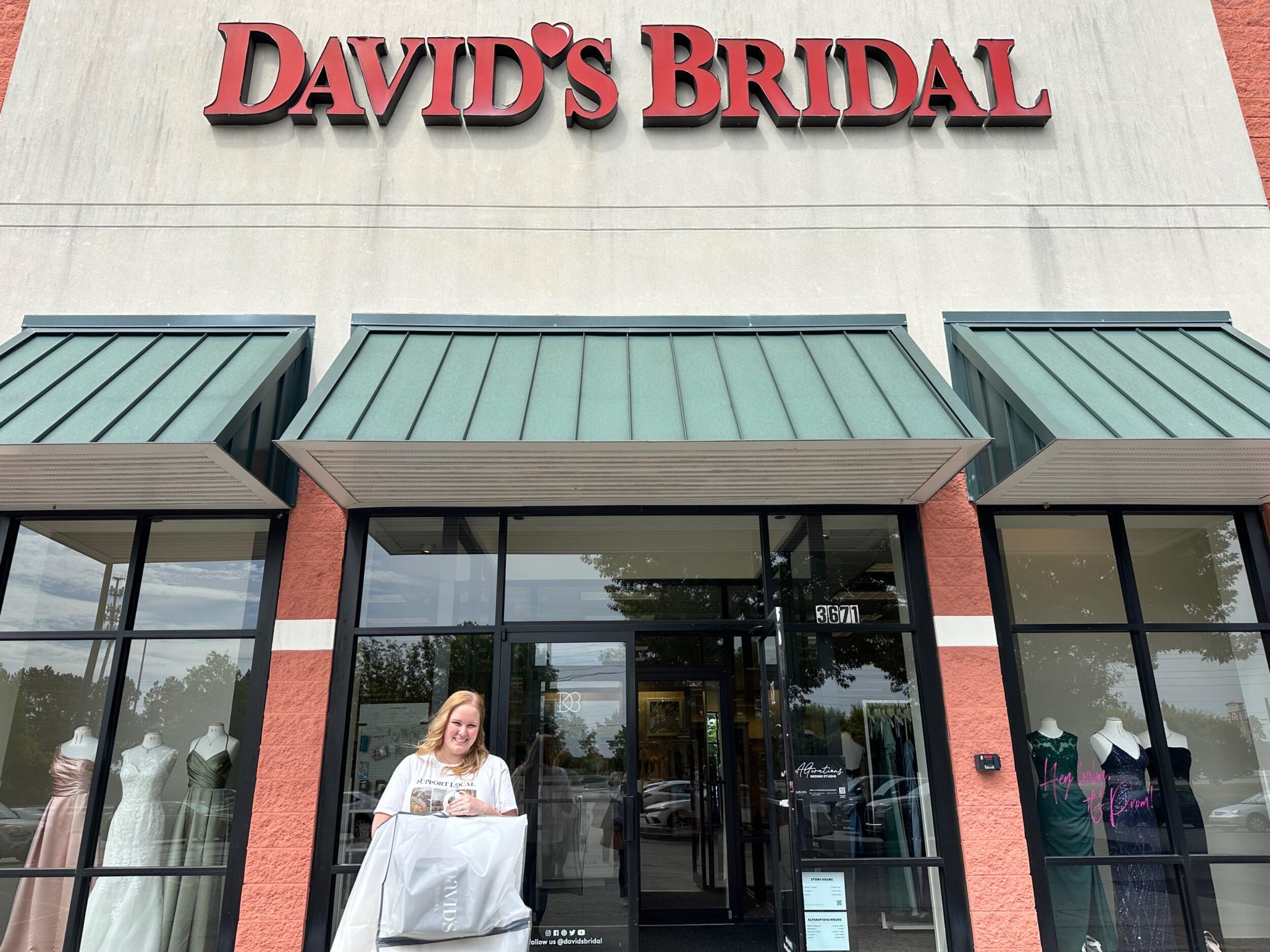 The day Savannah bought her wedding dress!