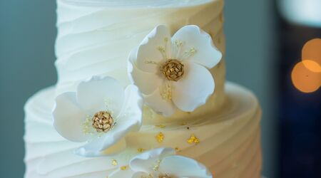 20+ Elegant White And Gold Cake Designs - The Wonder Cottage  Gold  birthday cake, White birthday cakes, Gold cake decorations