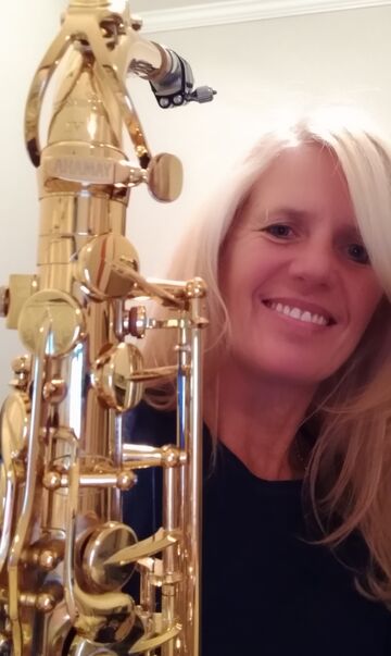 Naomi J B Saxophonist/Vocalist - Saxophonist - Temecula, CA - Hero Main