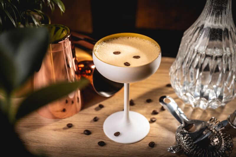 summer party ideas - espresso martinis