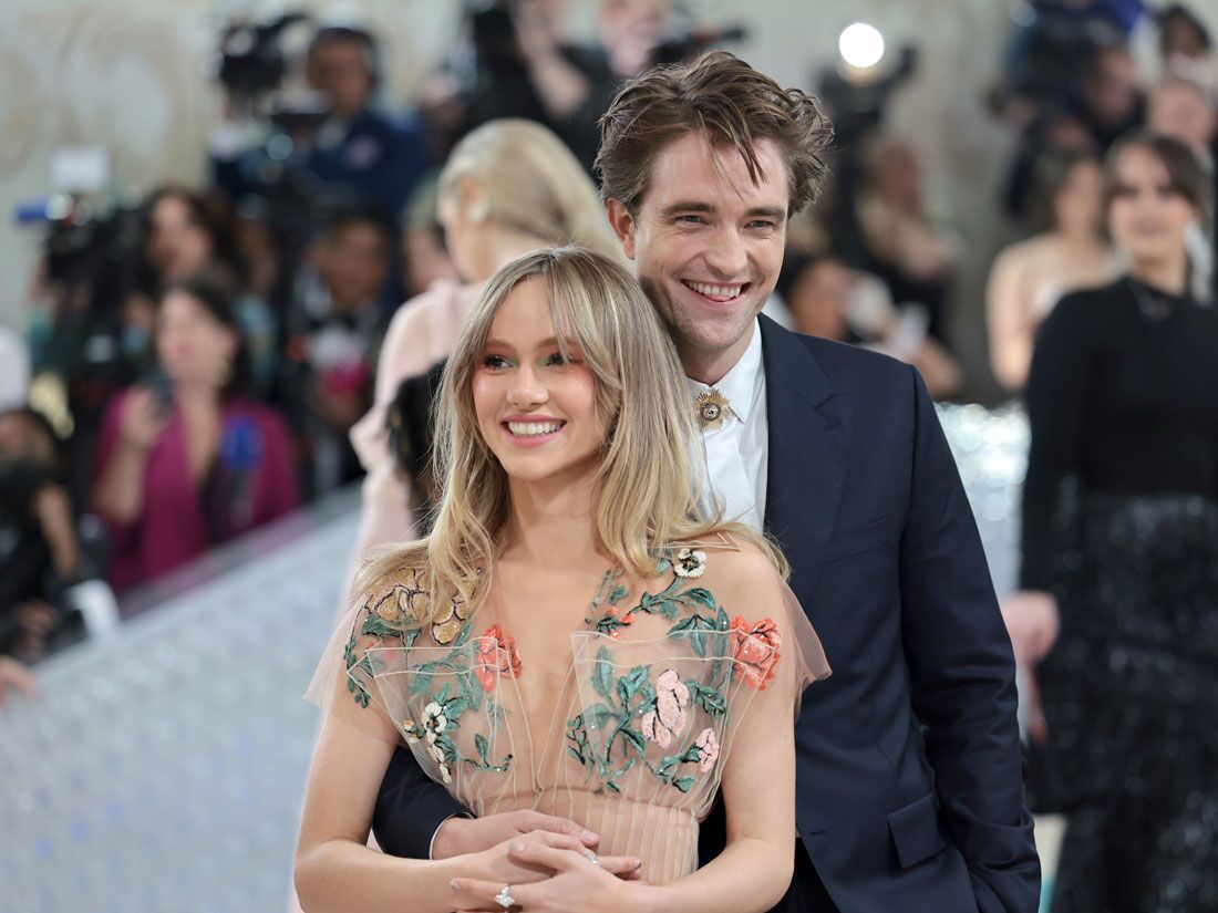 Suki Waterhouse and Robert Pattinson