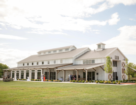 Kent Island Resort barn wedding venue in Washington, DC area