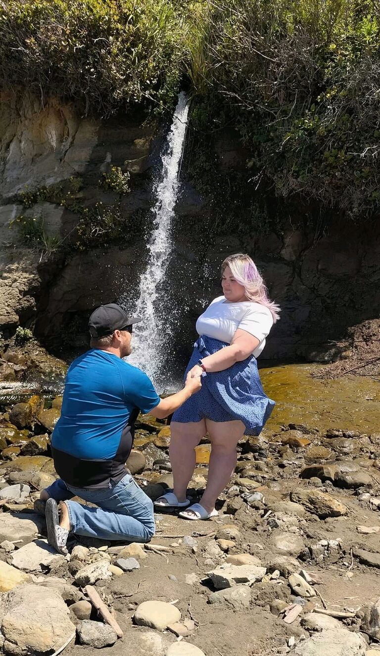 He proposed on the beach at Devil's Punch Bowl in Oregon! 💍