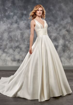 $750-$999 Wedding Dresses | Page 5 | The Knot