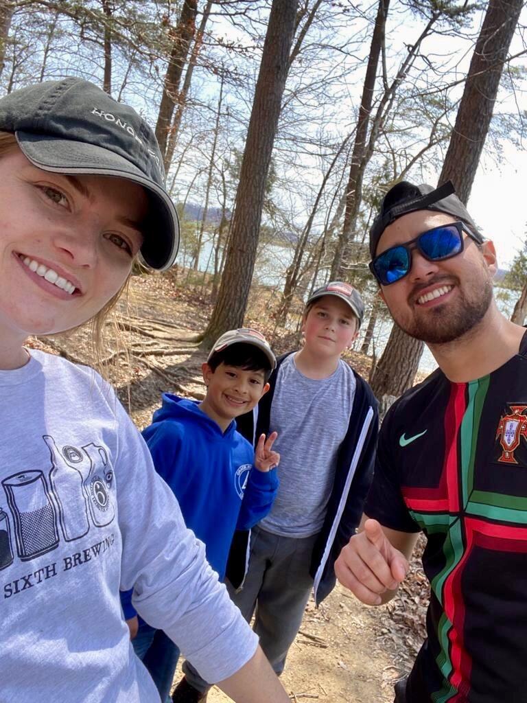 Landyn and Santi keep us young // Landyn y Santi nos mantienen jovenes