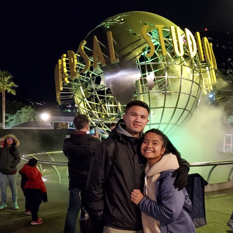 Paula & Jonathan visited Universal Studios.
