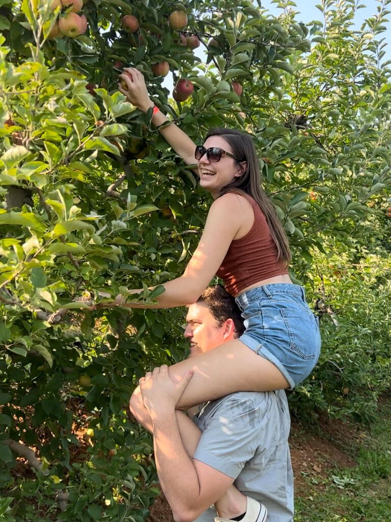 First time apple picking at Carter Mountain Orchard. 🍎