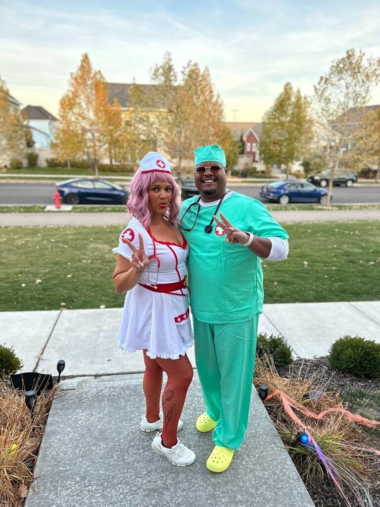 K&S's love blossomed. They enjoyed many amazing moments and first together, like celebrating their first Halloween together. And just like in real life, Kevin was the patient and Stephanie was his nurse. 