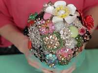 how to make a brooch bouquet