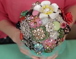 how to make a brooch bouquet