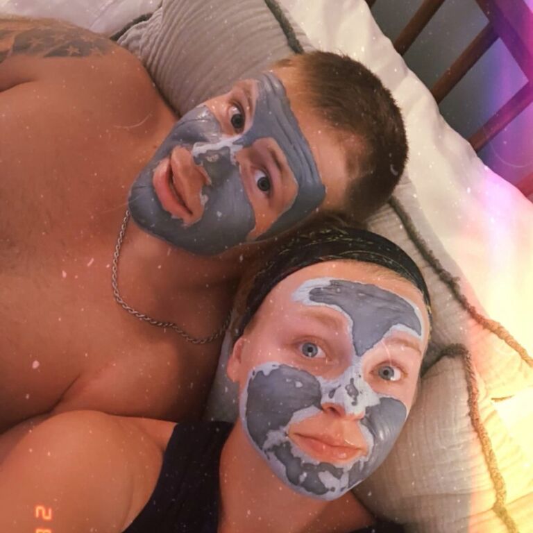 Matt & Katie move in together and practice frequent self-care 💆🏼‍♀️