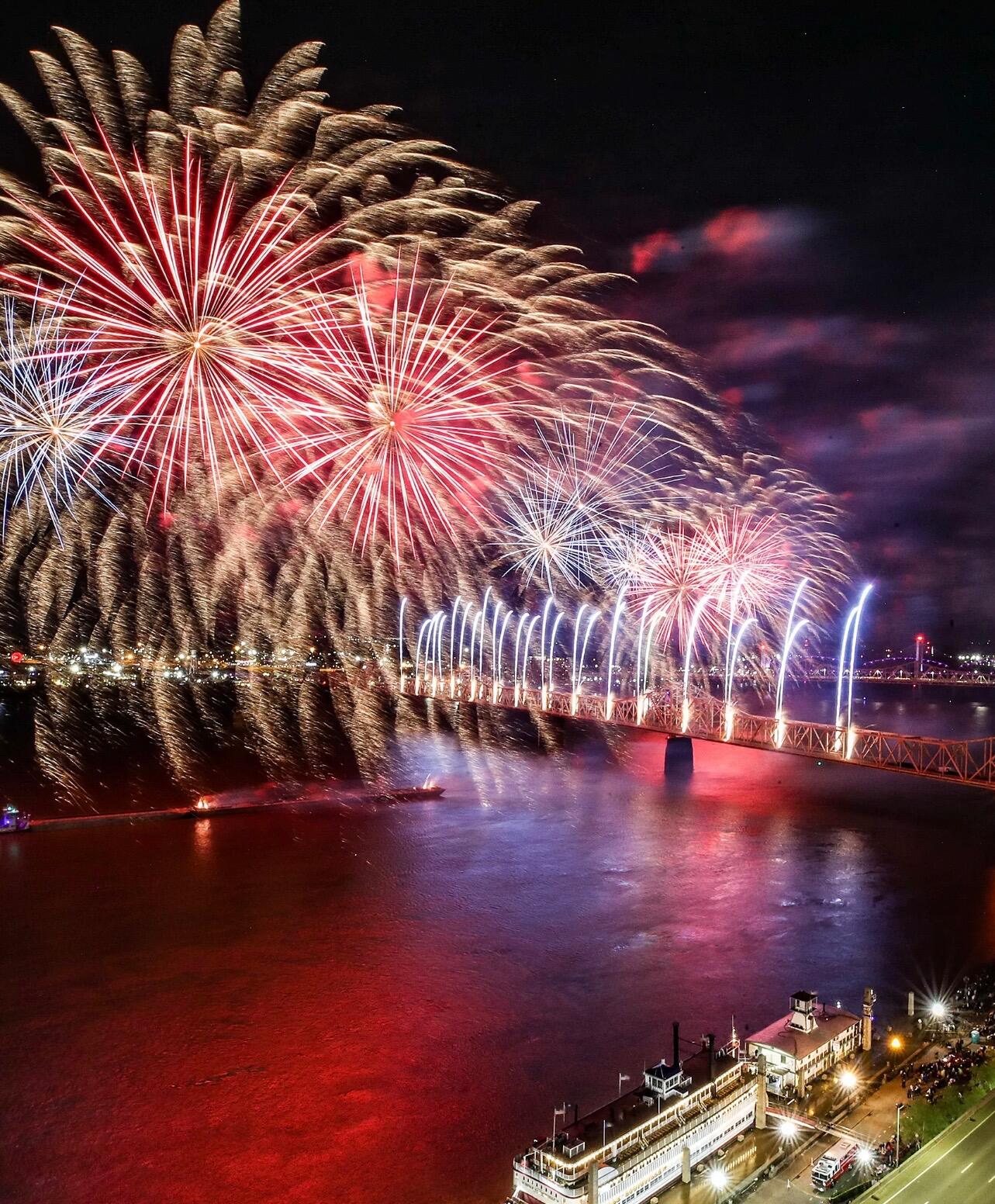 9:30pm- Cap off the evening with a firework show to remember over the Ohio River. This isn't your average 4th of July.