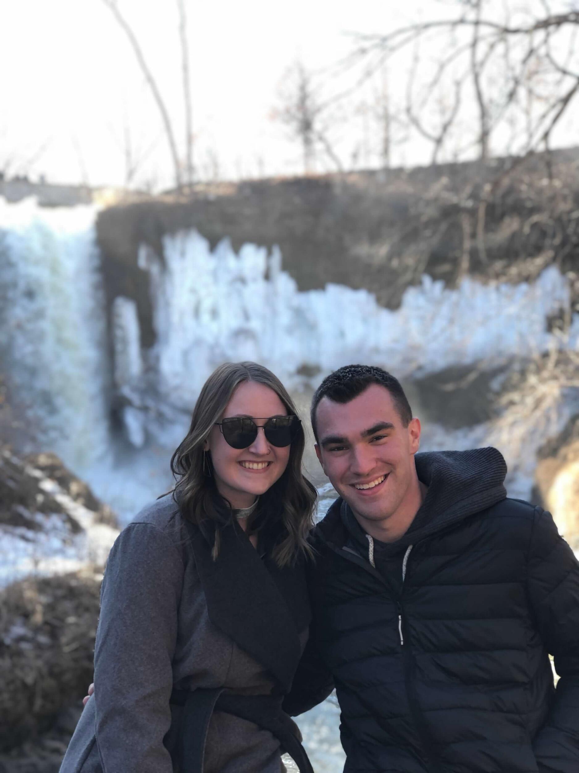 Erin brought Jared to MN for a hometown date - they visited Minnehaha Falls, the Como Zoo and The Minneapolis Sculpture Garden!