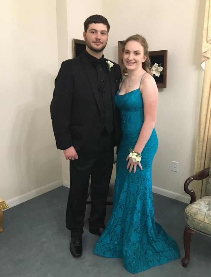 We went to Leah's senior prom!