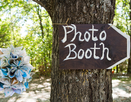 DIY photo booth sign