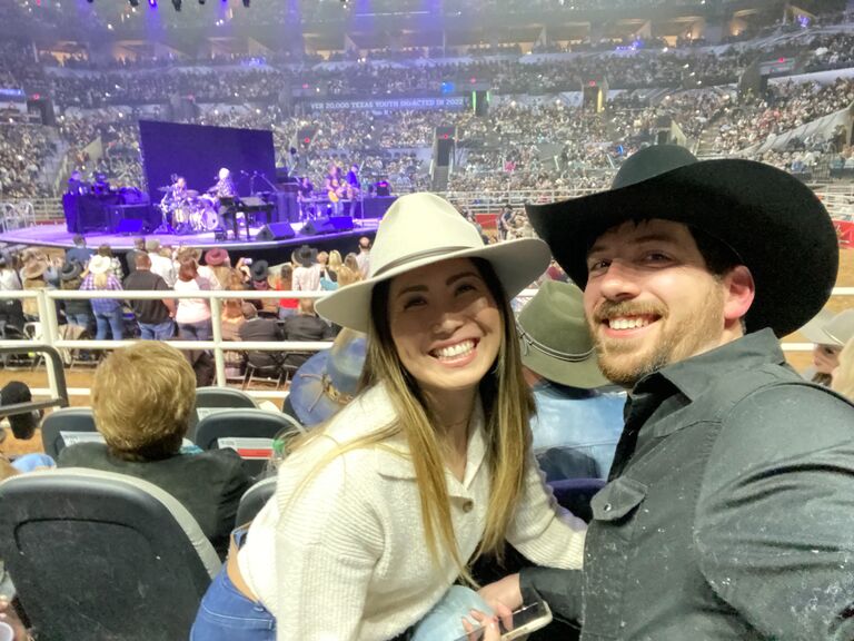 First Concert Together🎶🎹🎸 - Keith Urban💕✨
He sounded absolutely amazing in-person🤩