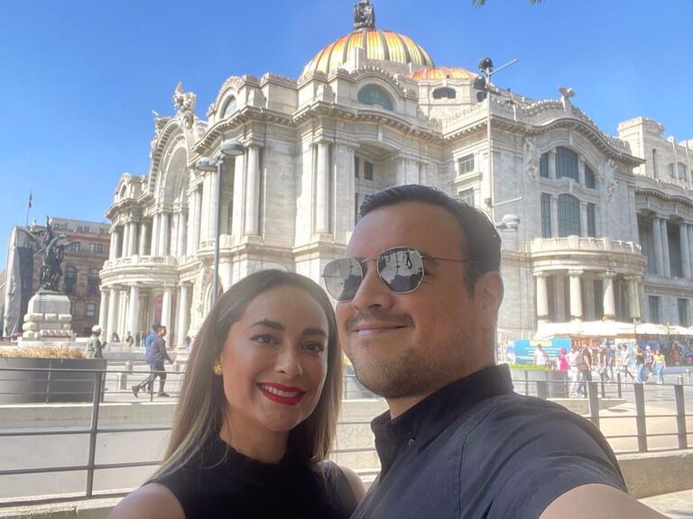 De visita en CDMX, a las afueras de Palacio de Bellas Artes. - CDMX