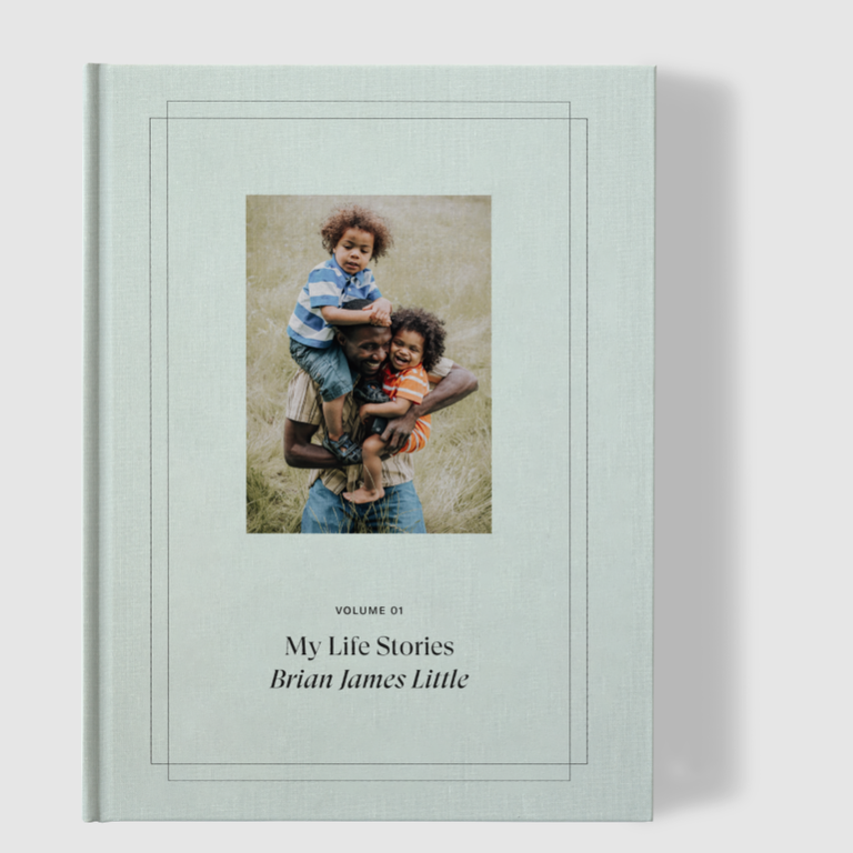 Photo Journal With Writing Space: Family Photo Book With Space For Writing,  Best Gift For Your Friends, Mom, Dad, Boyfriend, Girlfriend.: Publication,  SBB Press: 9798803466642: : Books
