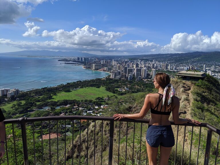 Even while hiking stunning Volcano - mountains, she was texting Tod non stop. When Jesse later asked if she was talking to Tod, she said… absolutely not, why? :)