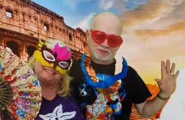 Get Your Selfie On - Photo Booth - Bolingbrook, IL - Hero Main