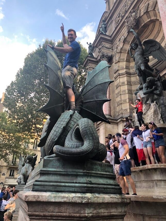 and pretending we are also des Champion du Monde in the World Cup during the celebrations in Paris