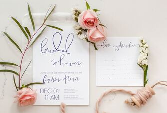 Bridal shower invitation with floral details