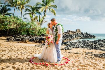 HAPPILY MAUI'D for Hawaii or Maui Weddings 7 x 24