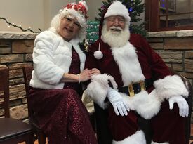 Mr. & Mrs. Claus - Santa Claus - Stillwater, MN - Hero Gallery 3