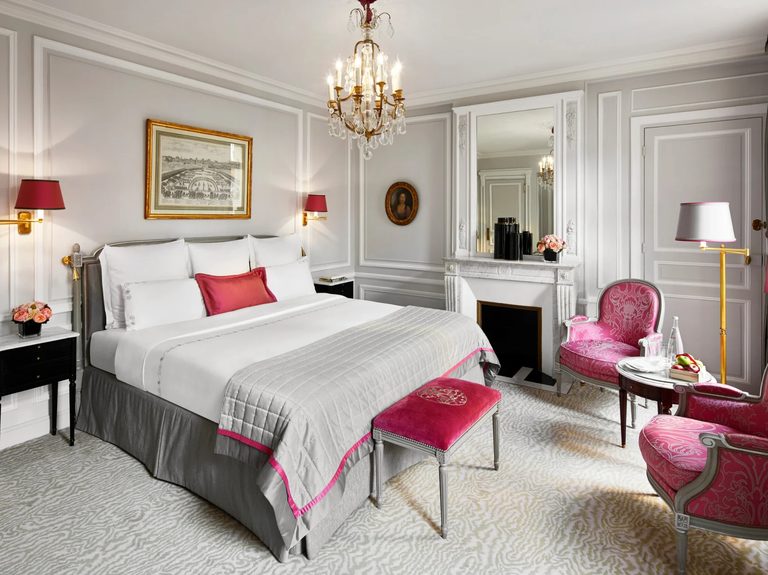Hôtel Plaza Athénée honeymoon package in France