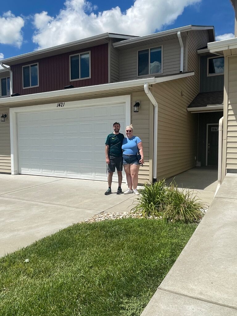 Max and Zoe recently moved to Manhattan, Kansas where Max is doing biological research at Kansas State University