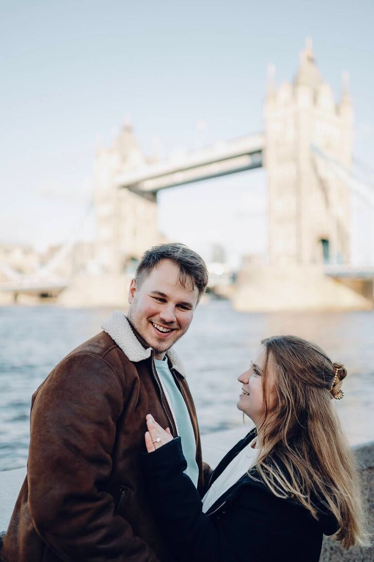 We get engaged on vacation in London!