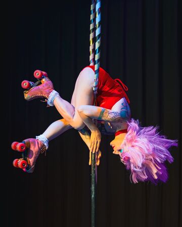 Erin Flanigan - Circus Performer - Philadelphia, PA - Hero Main