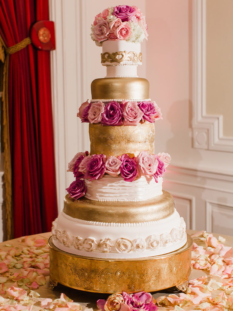 18 Glamorous Metallic Wedding Cakes